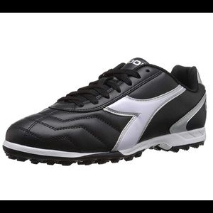 Diadora Capitano ID size 8